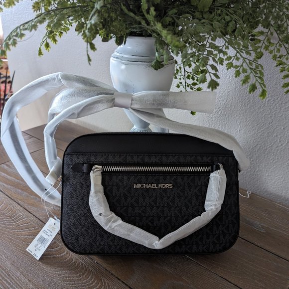 MICHAEL KORS MINI BLACK CROSSBODY HANDBAG - Picture 1 of 7